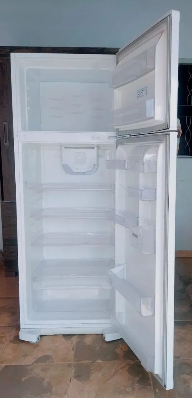 Geladeira duplex Eletrolux DC47 220vts