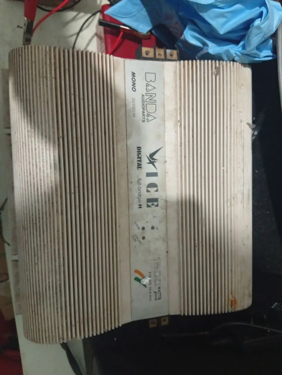 Vendo potência banda 1800 watts 