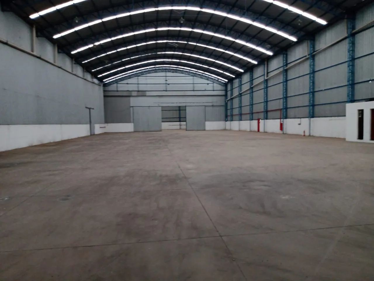 Excelente galpão 3800m com 4 docas para alugar na Lindenberg  - Foto 5