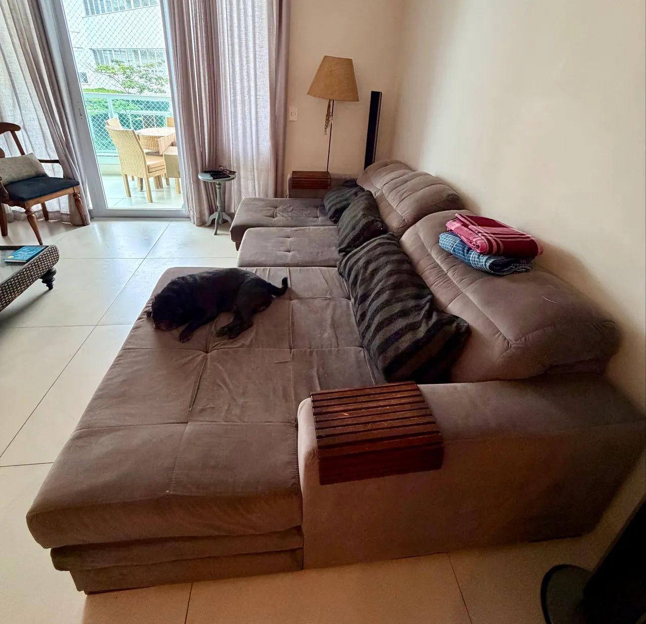 Sofá 3 lugares com chaise fixa  - Foto 2