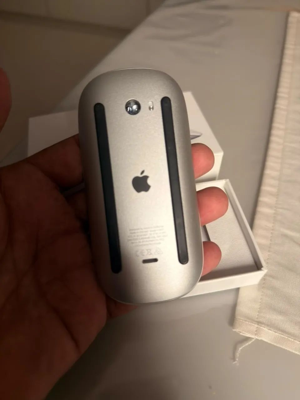 Mouse Apple Magic 2 modelo A1657 prata 