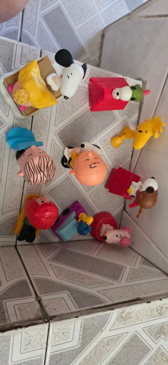 Snoopy e seus amigos miniaturas  - Foto 4