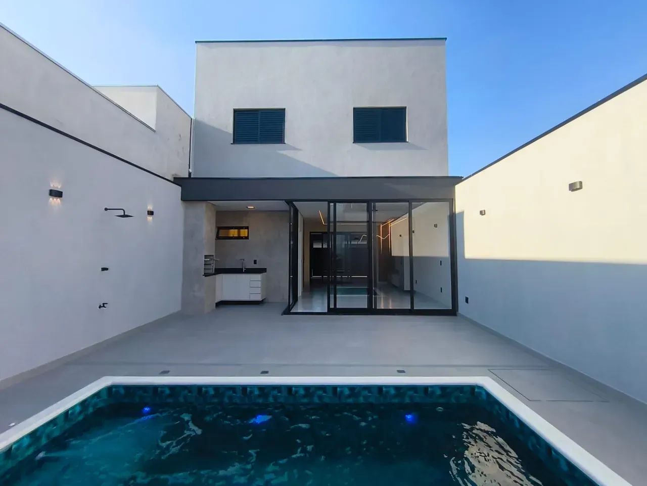 Sobrado Moderno e Completo com Piscina Aquecida  Pronto para Morar e Financiar! - Foto 2