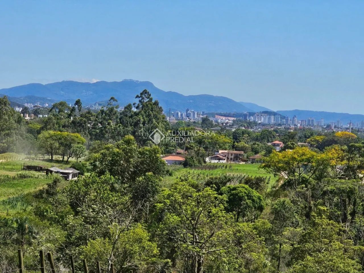 Venha viver em meio a natureza em Palhoça!