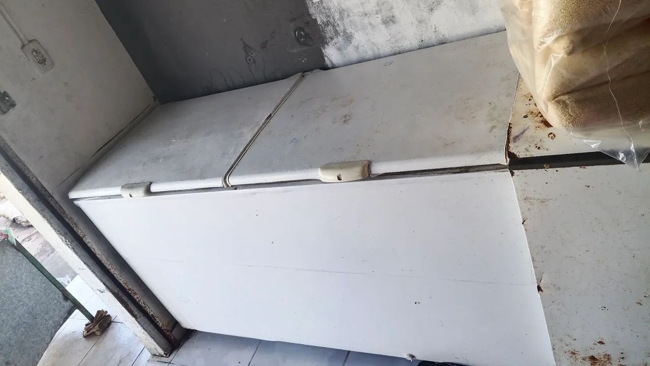 Freezer usado, funciona normal nunca deu problema  - Foto 2