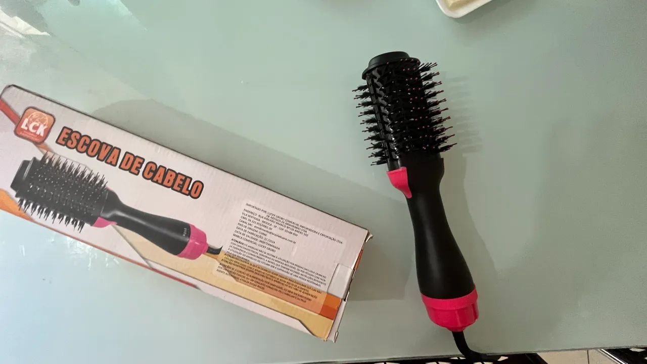 Escova secadora de cabelo 
