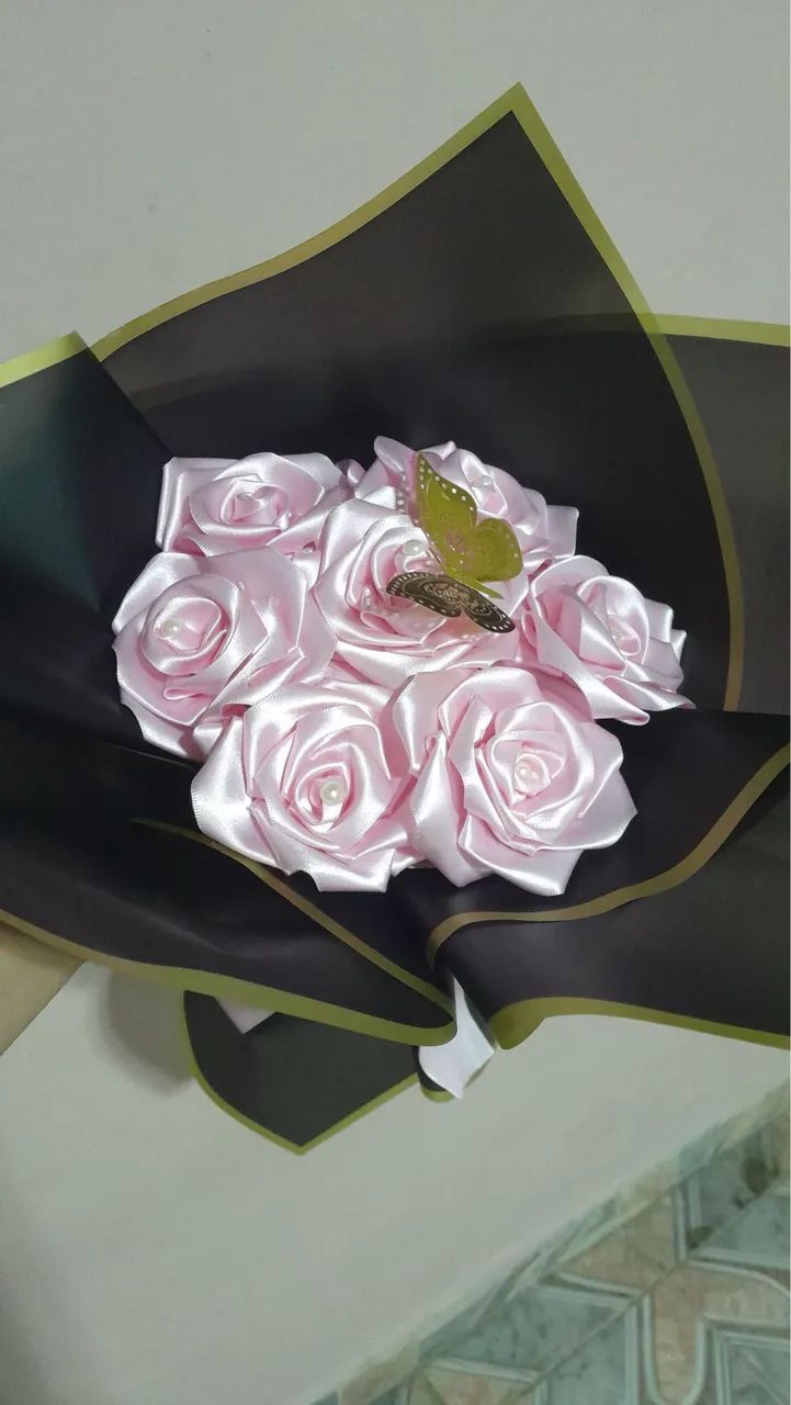 Buquê de rosas de cetim - Foto 5