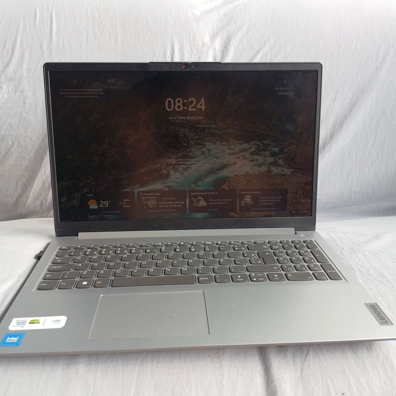 Notebook Lenovo IdeaPad 1i + Mouse + Capa para Notebook - Excelente Estado