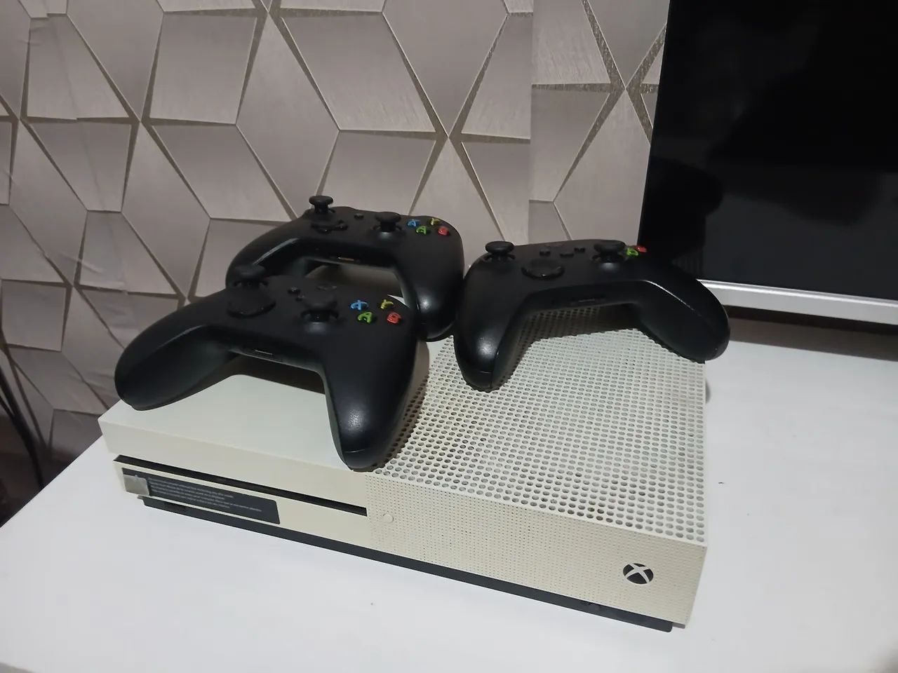 XBOX ONE S 1TB - Foto 3