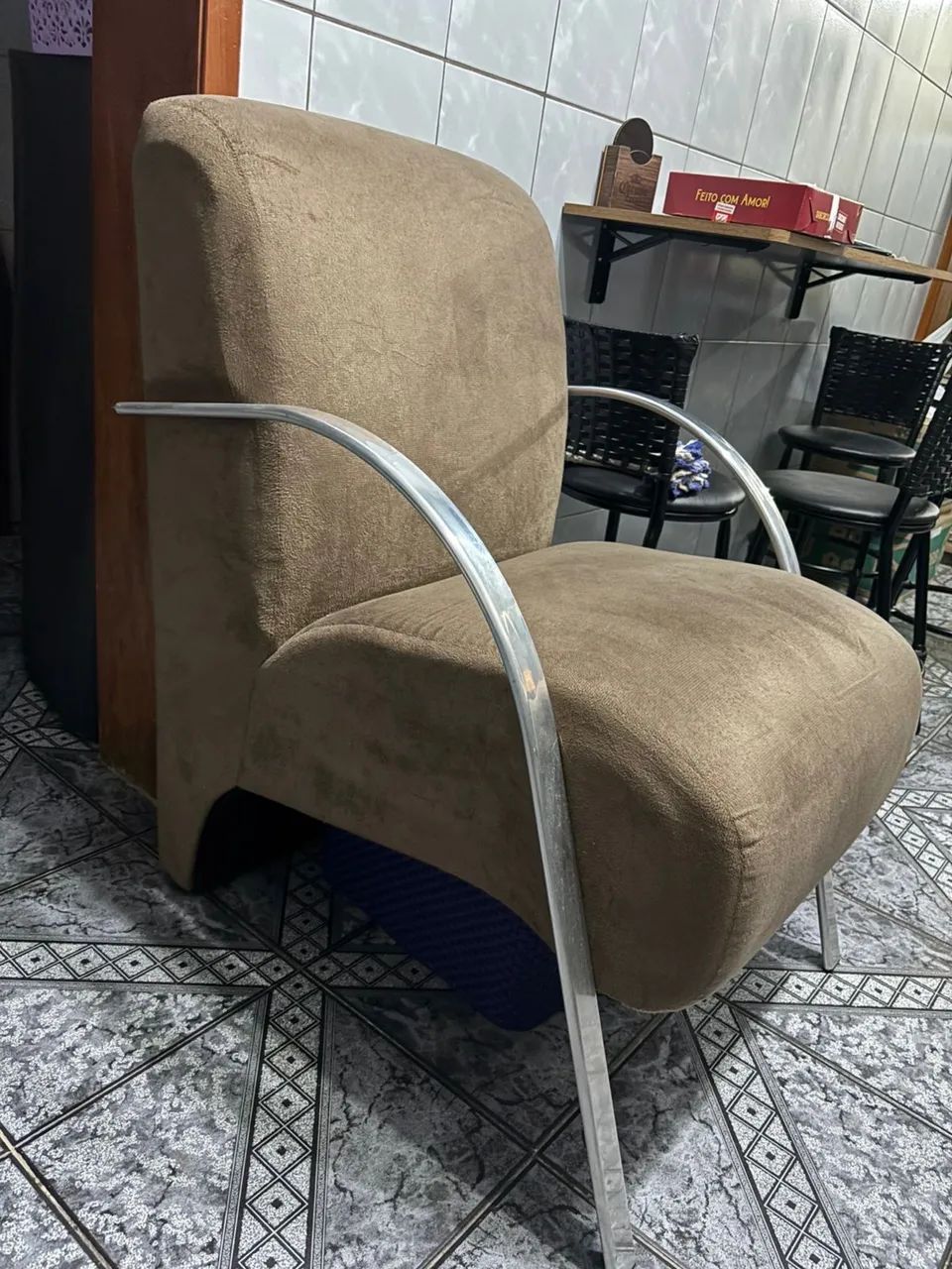 Poltrona de sala marrom  - Foto 2