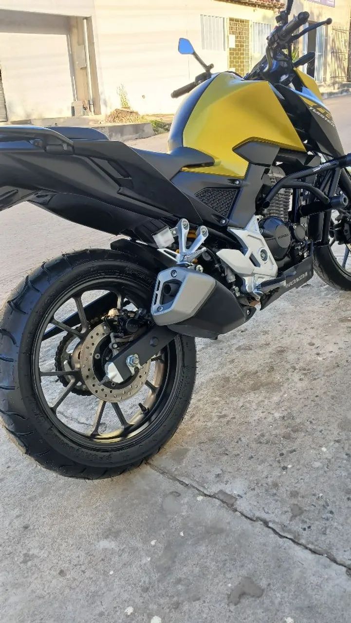 CB TWISTER 300F DOURADA ABS - Foto 3
