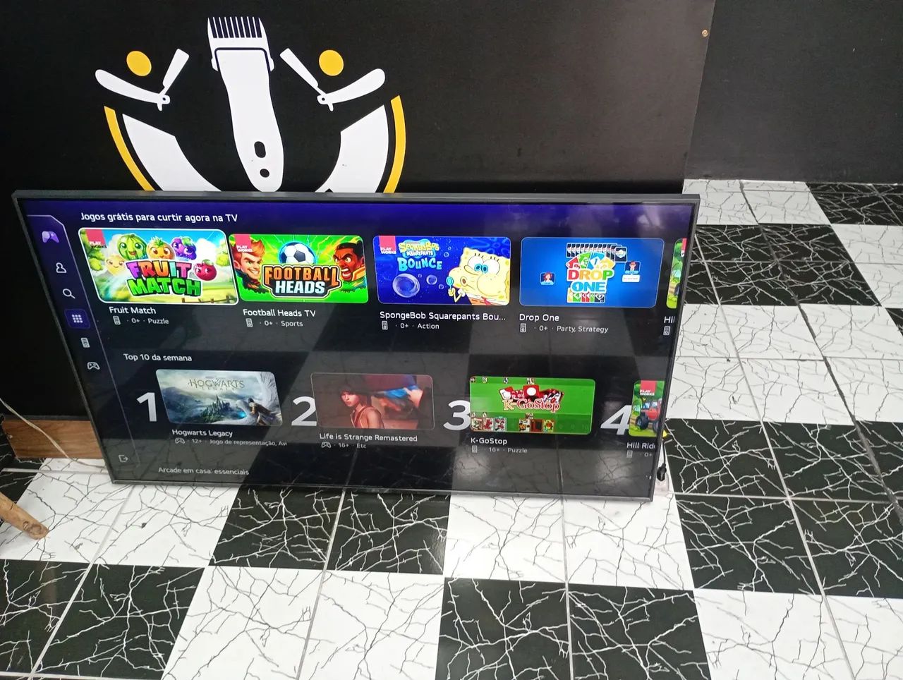 Vendo Smartv LG 50 polegadas 4k borda infinita com.comando de voz R$ 1950,00 - Foto 2