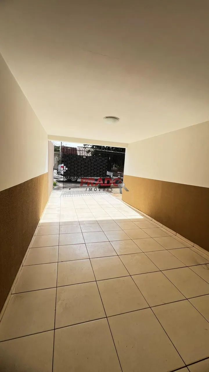 Casa para alugar em Maringá, Jardim Guairacá, com 2 quartos, com 94.71 m² - Foto 3