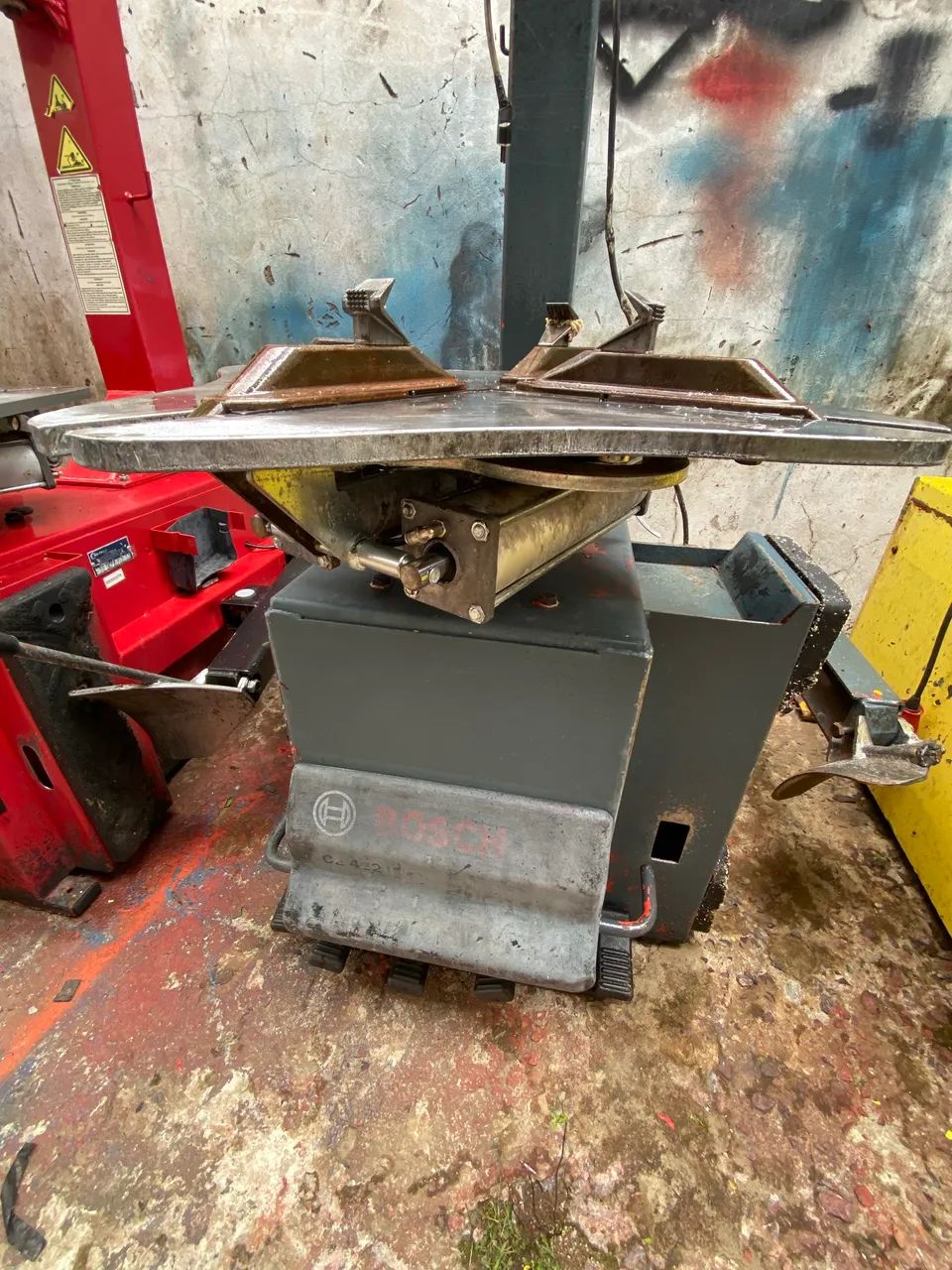 Vendo Desmontadora De Pneus Bosch Aro 26 - Foto 3