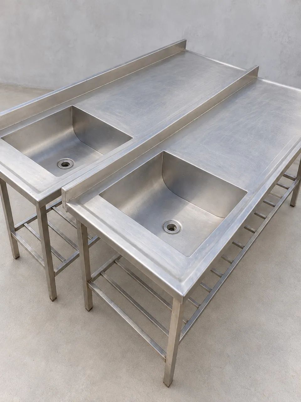 BANCADA COM PIA DE INOX 1,90x0,60m  - Foto 4