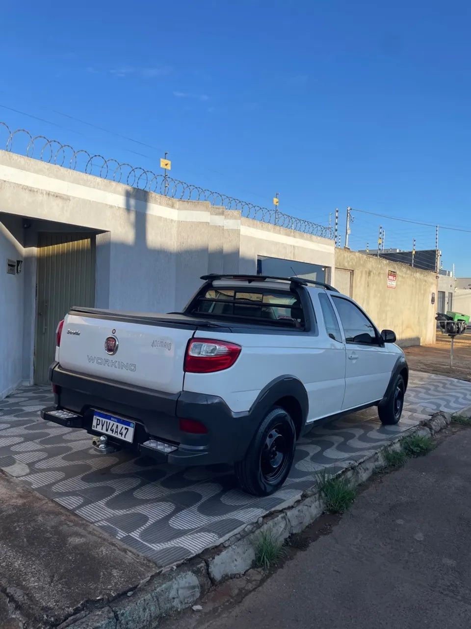 Fiat Strada Working Hard 1.4 Fire Flex 8V CE 2017 - Foto 4