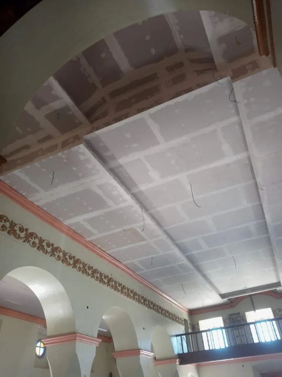 Gesseiro e pintor 