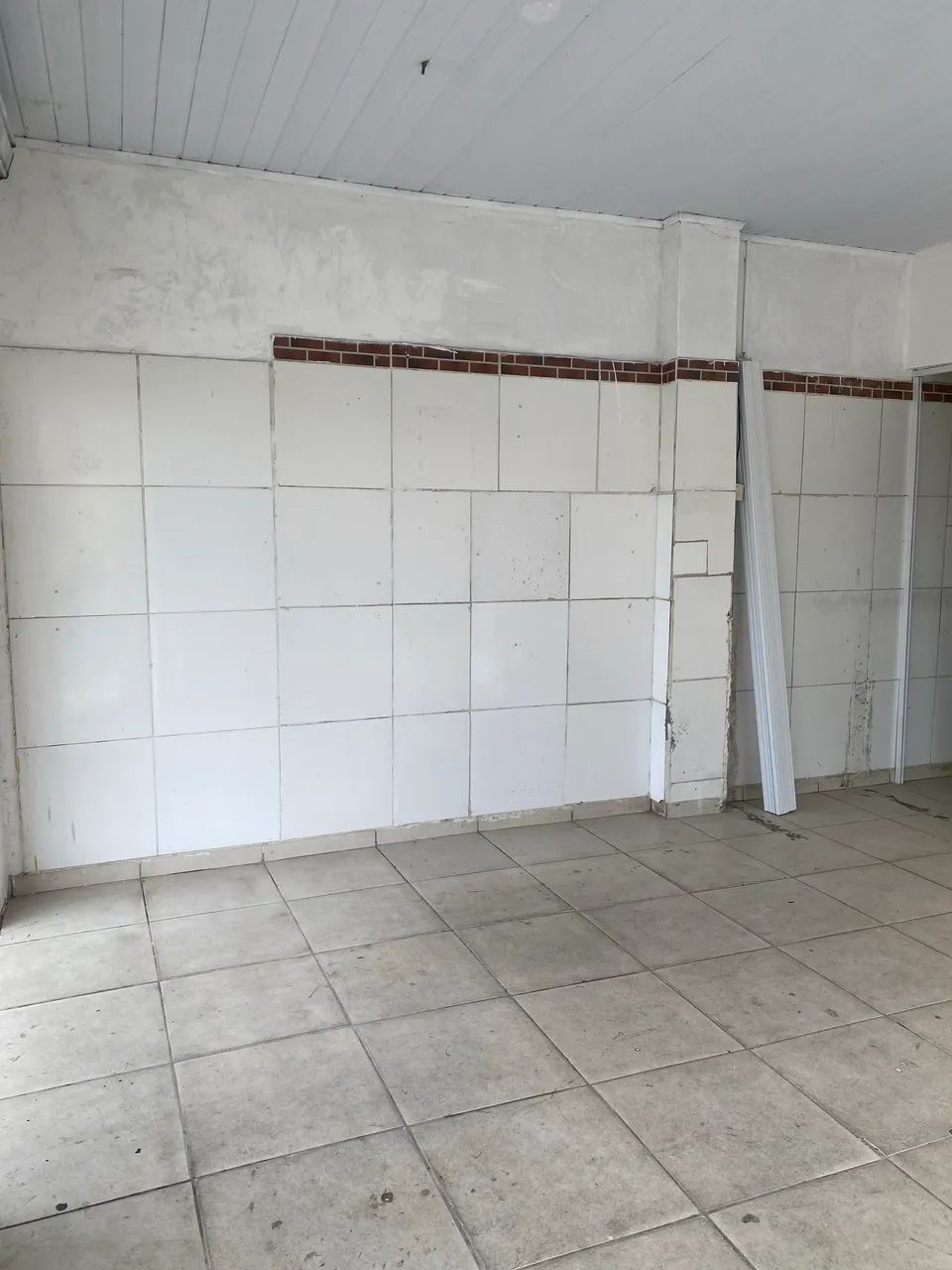 Alugo um ponto da Ponta Grossa de esquina 