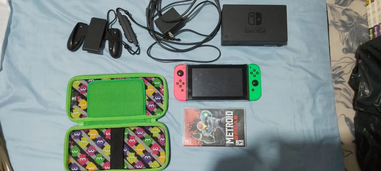 Console Nintendo Switch (v1) - Bloqueado, com jogo - Foto 5