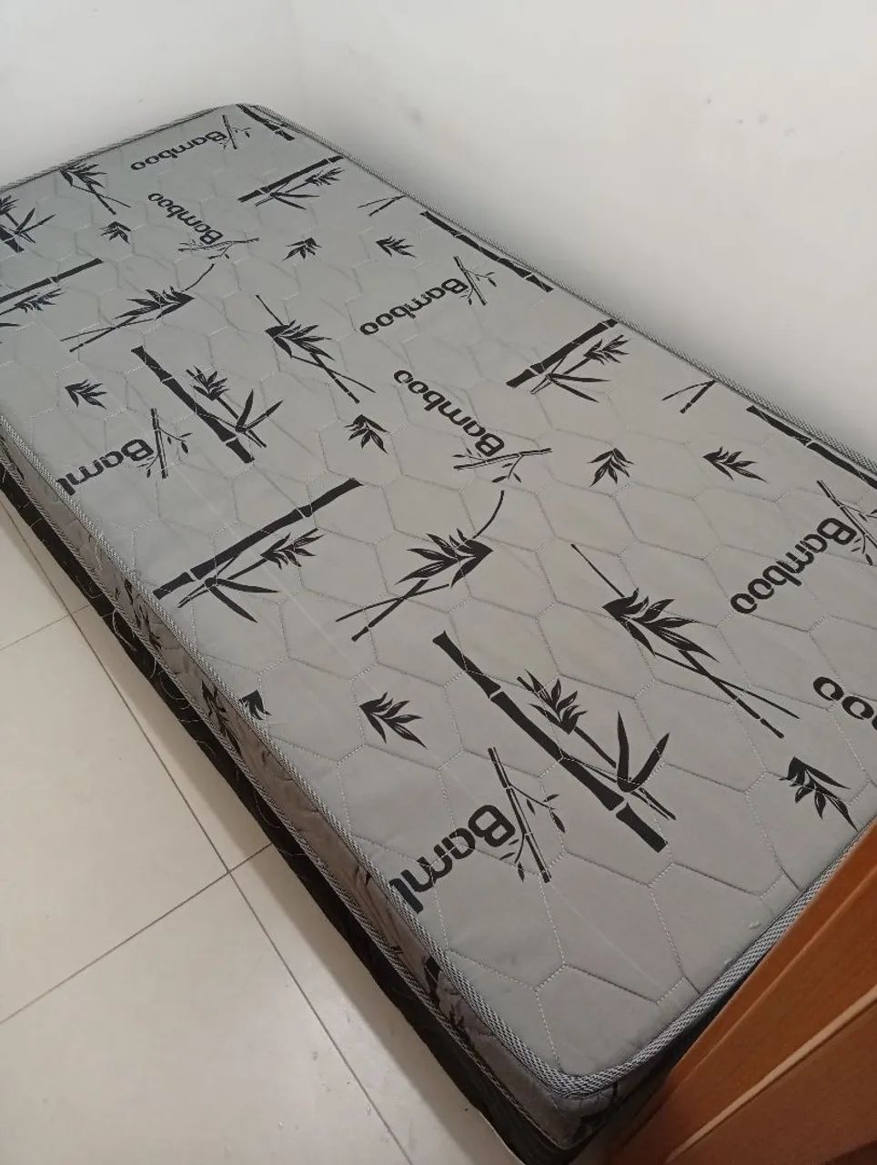 Base de cama solteiro com colchão embutido, nova igual a ZERO - Foto 3