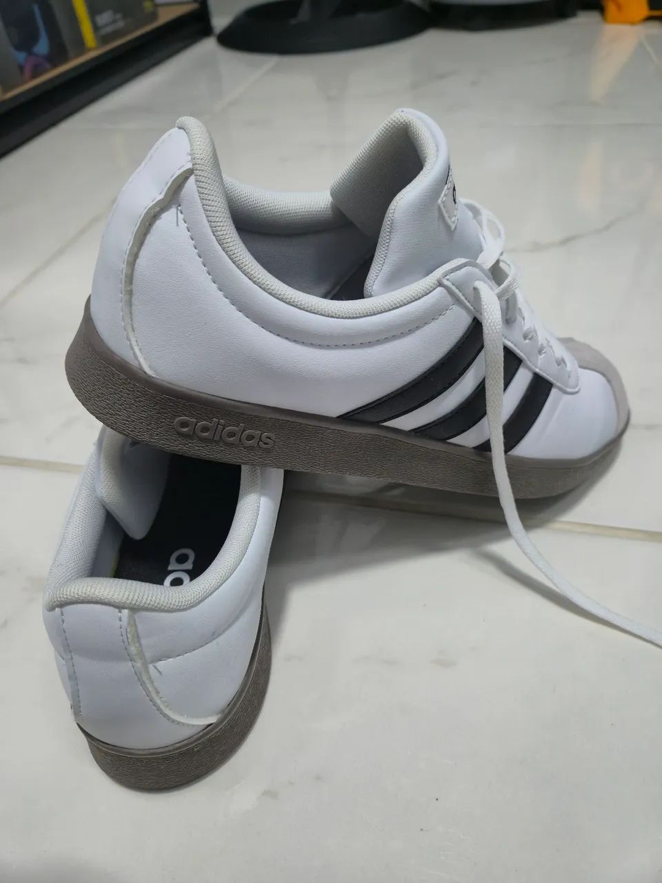 Tênis adidas branco
