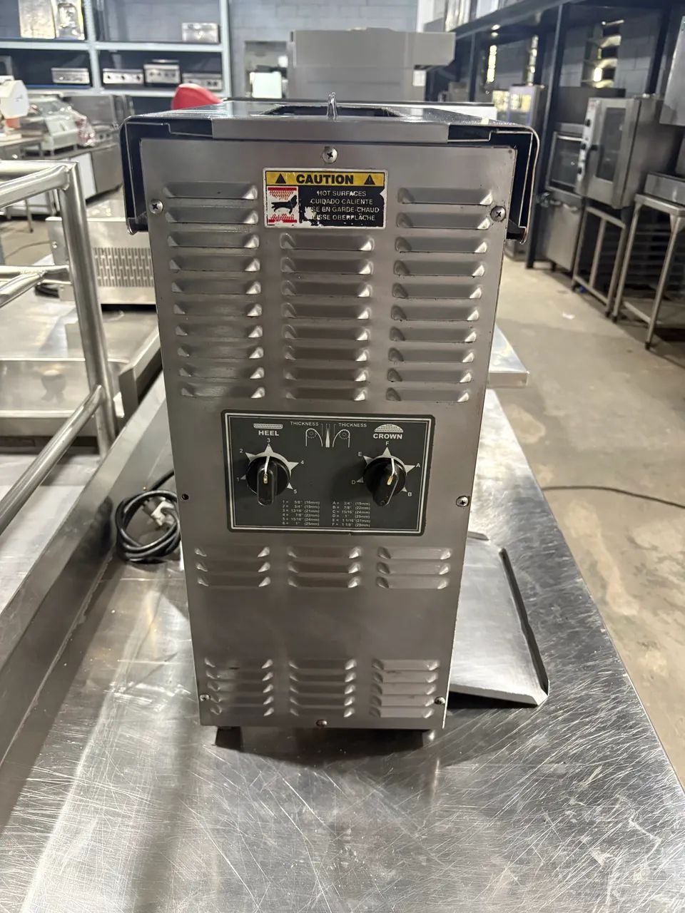 Tostador Industrial Vertical Antunes VCT-2000CV - Foto 4