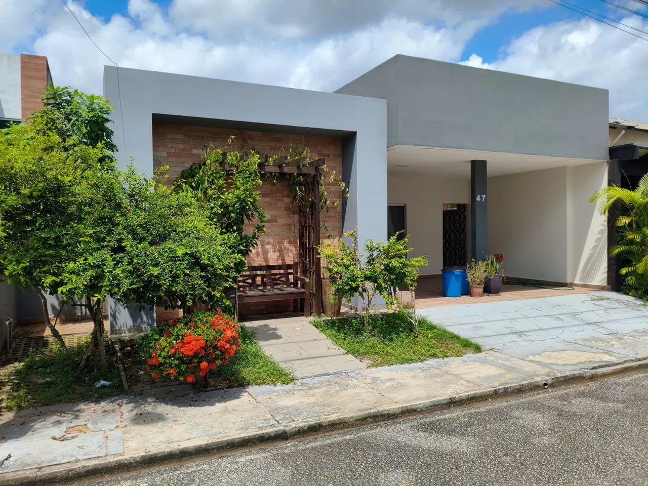 Casa mobiliada em condomínio com 2 suítes! - Foto 2