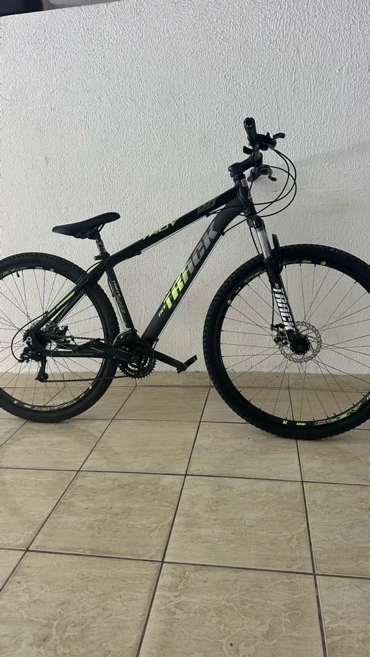 Bicicleta aro 29 track top