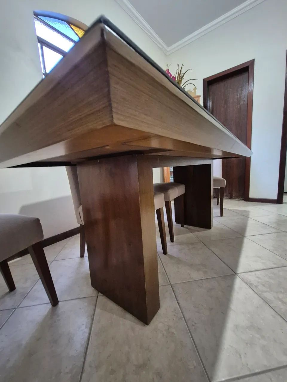 Linda mesa com 6 cadeiras  - Foto 4
