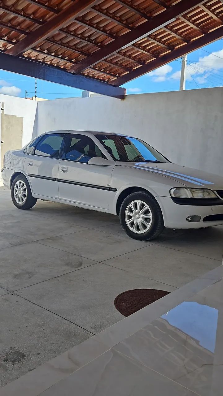 Chevrolet Vectra CD 2.2 16V / 2.0 16V Mec./aut. 1998