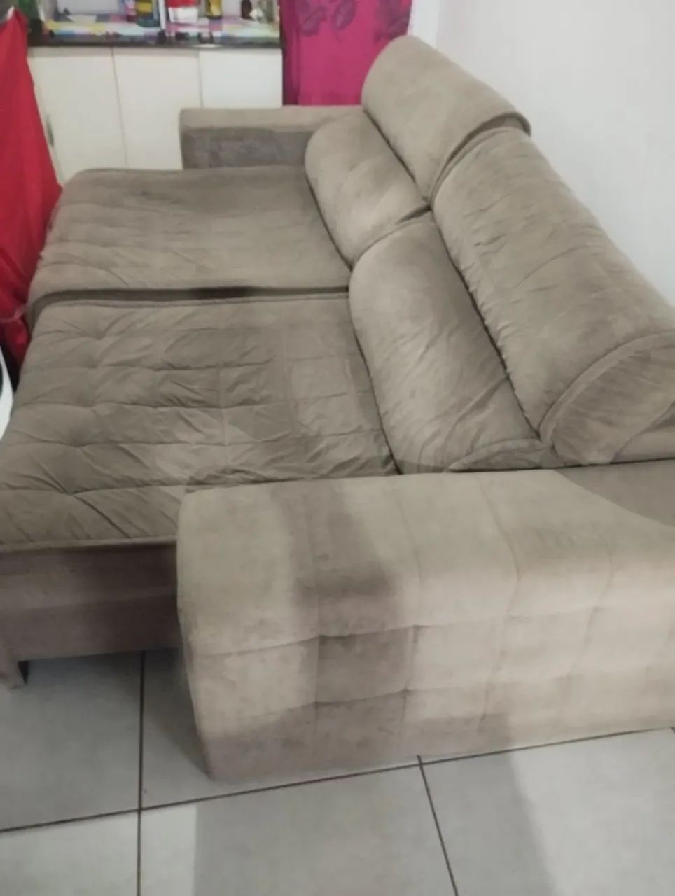 Sofá retrátil ( bege ) aveludado 3 lugares  - Foto 4
