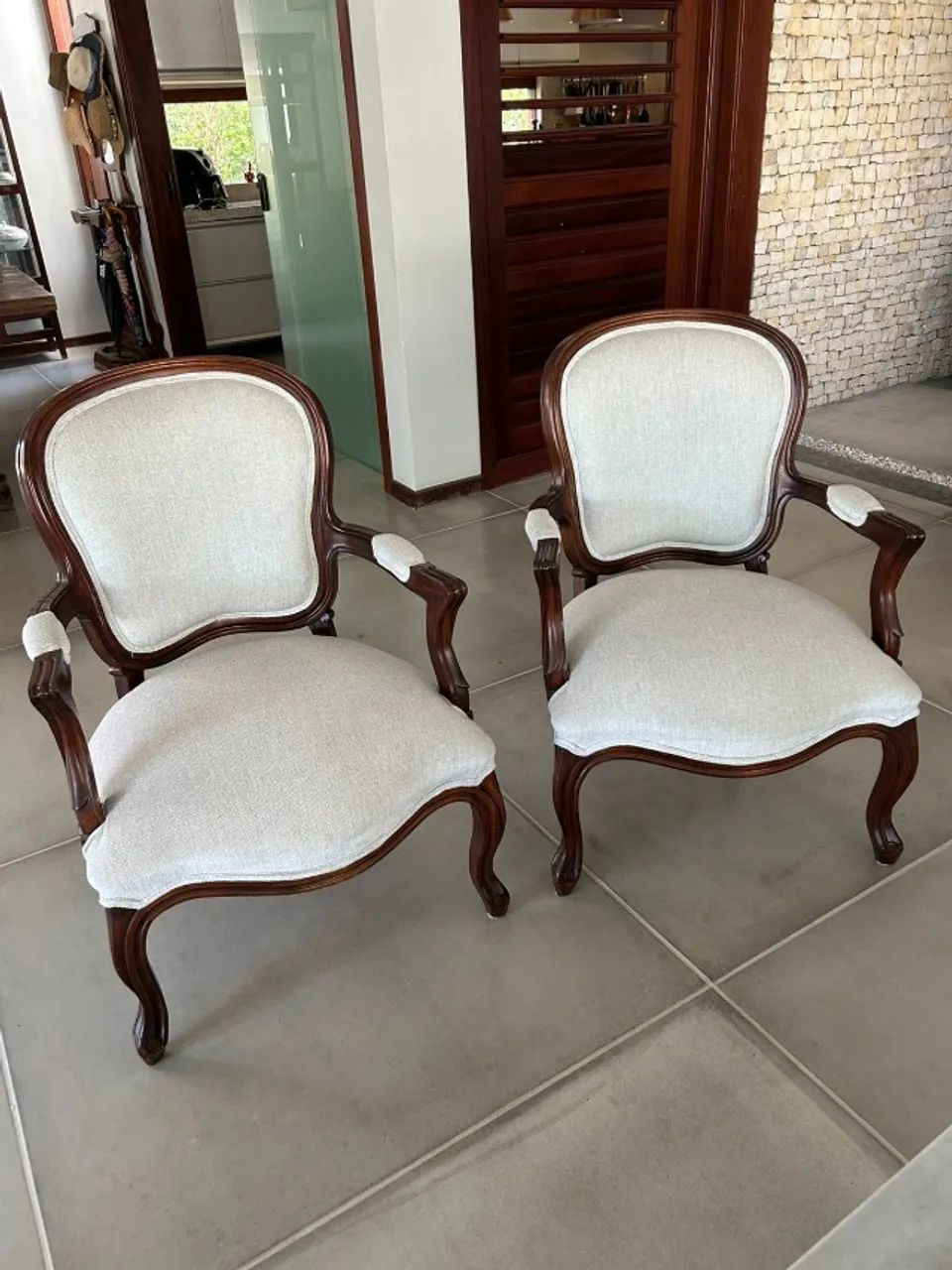 Par de Poltrona Antiga