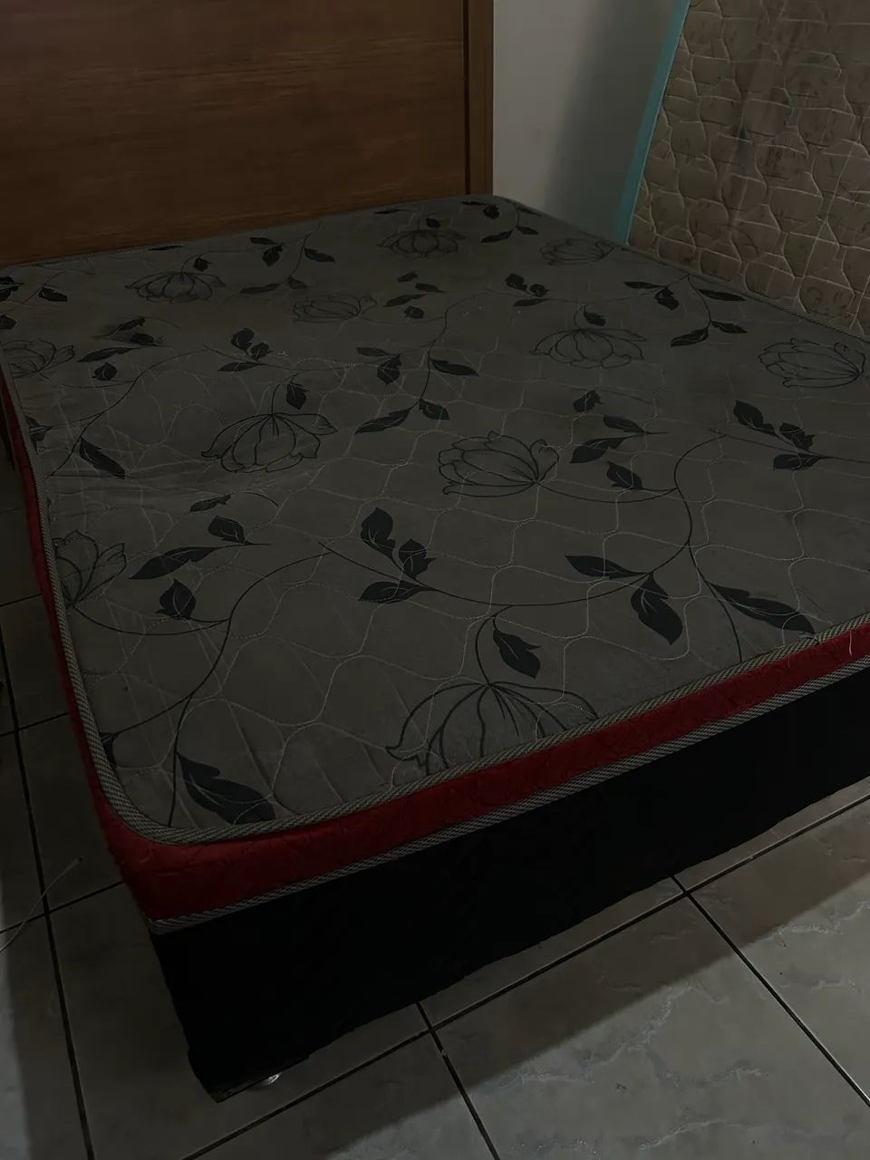 Vendo Box Casal sem colchão 