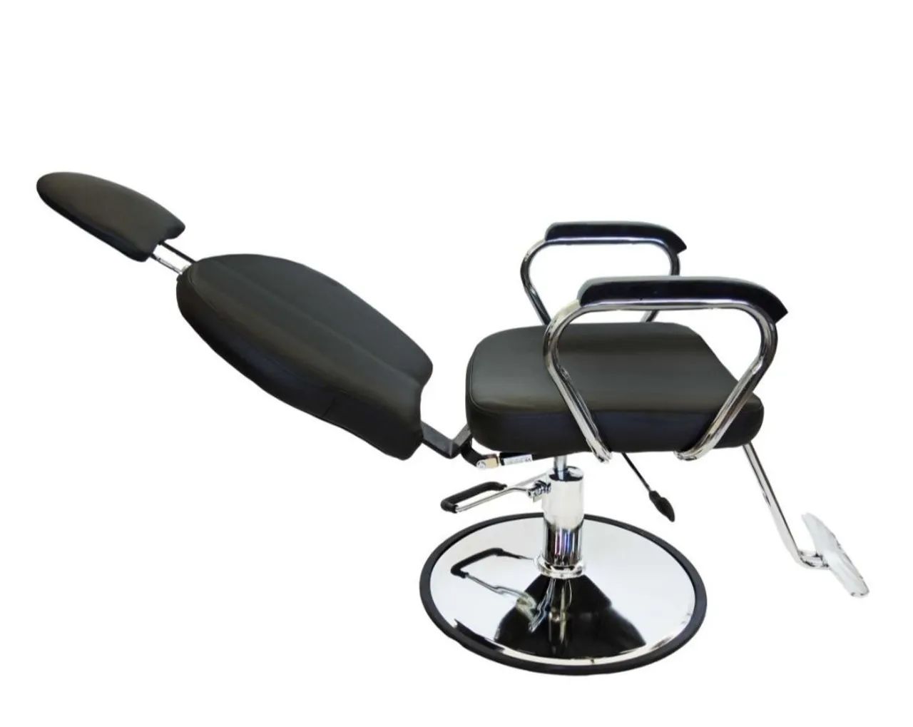Vendo cadeira de barbearia nova 