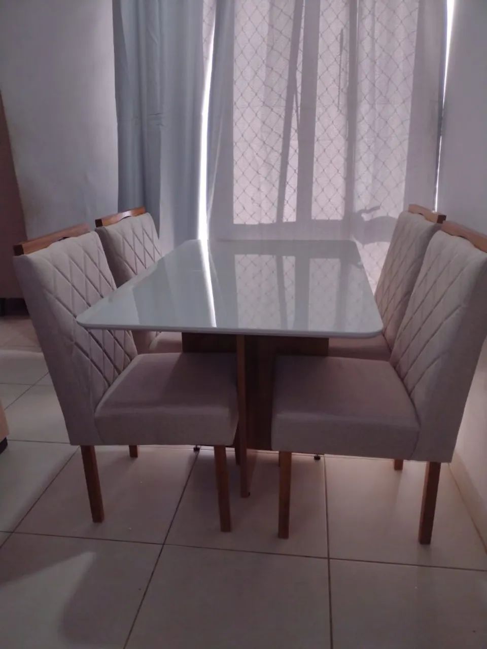 Mesa de jantar de quatro cadeiras  - Foto 2