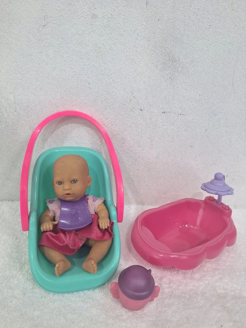 Mini boneca bebê e acessórios 