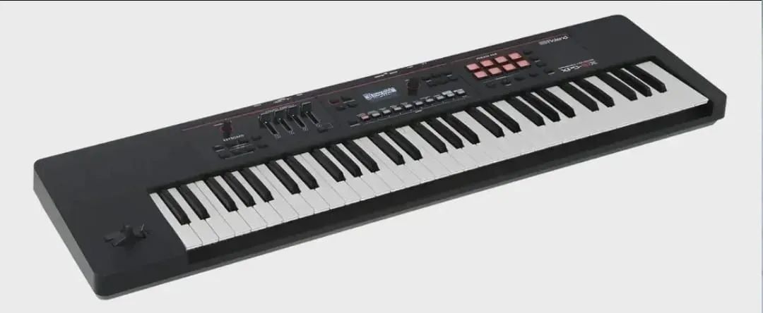 Teclado Roland XP10.  - Foto 2