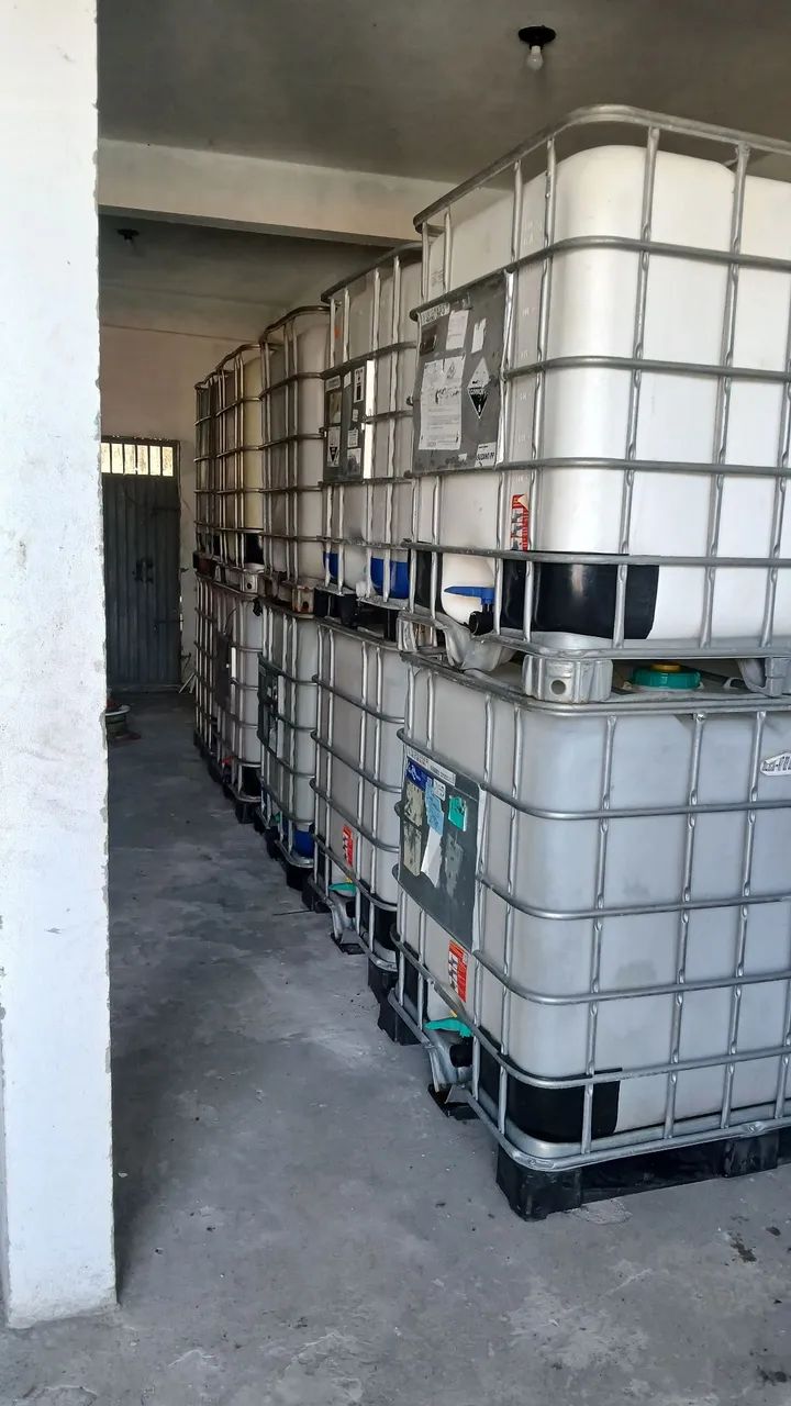 caixas de mil litros com grade  - Foto 3