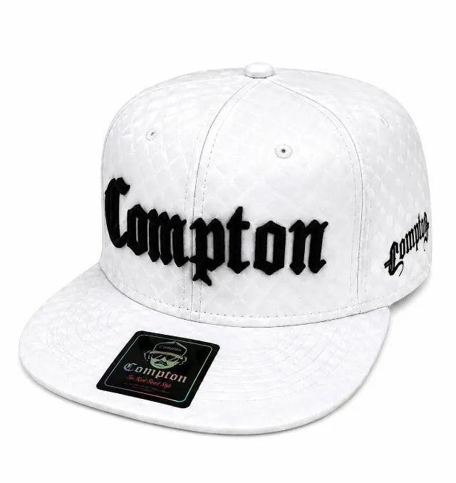Boné Compton aba reta branco Couro Clássico