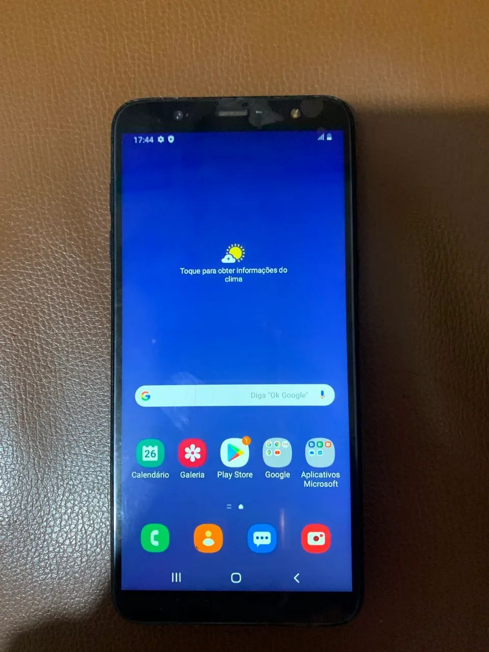 Celular j8 