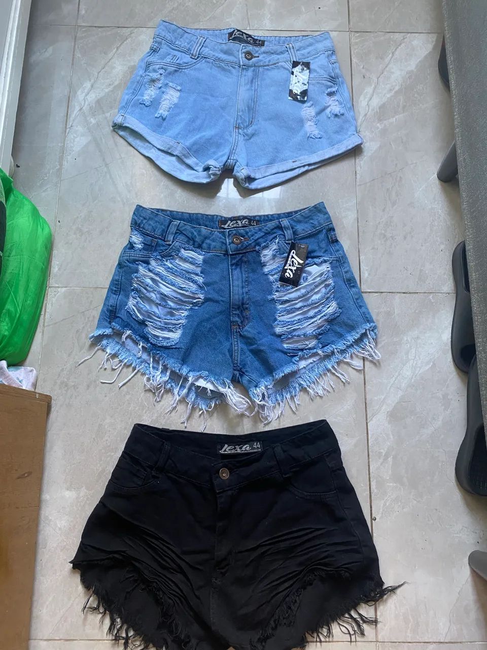 3 shorts jeans novo TAM 44 - Foto 2