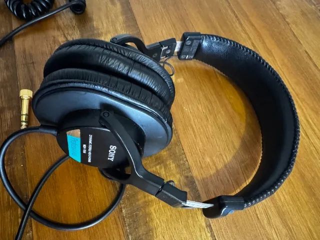 Fone de ouvido estúdio DJ profissional Sony MDR 7506 - Foto 3