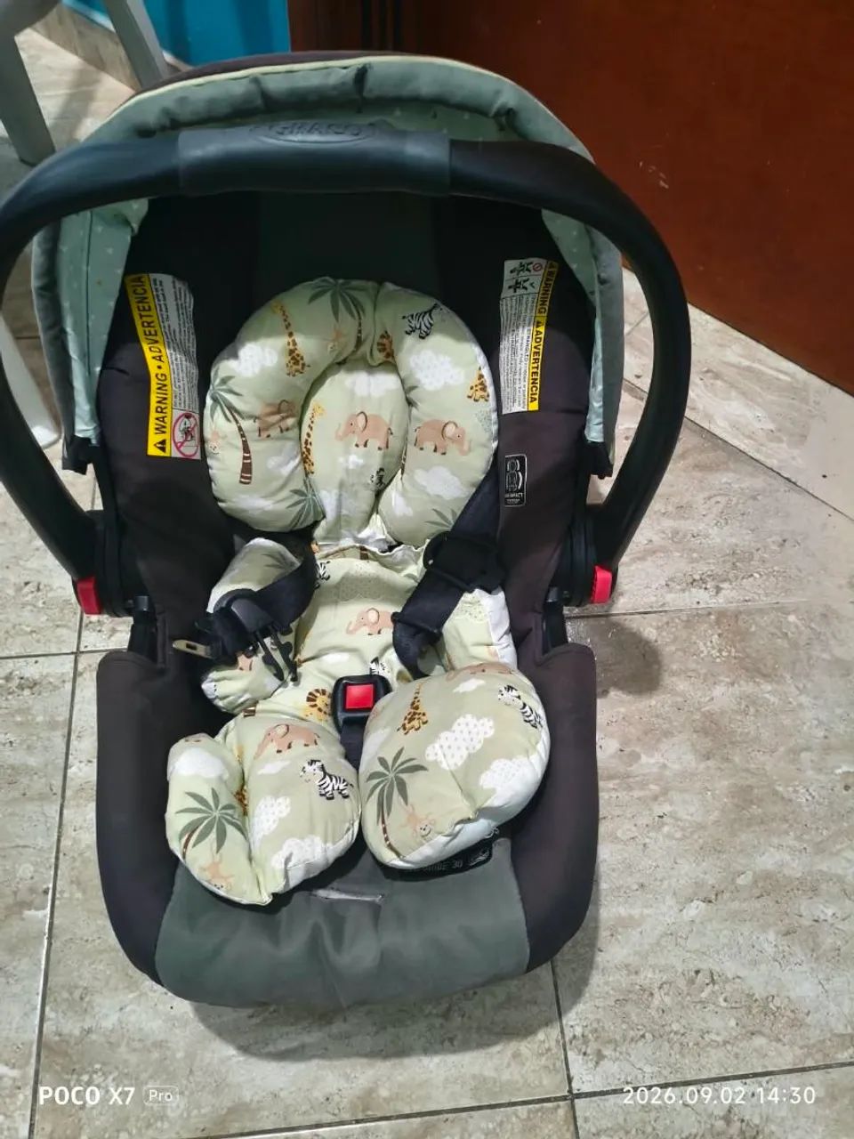 Carrinho de bebê+ bebê conforto+ base para carro - Foto 3