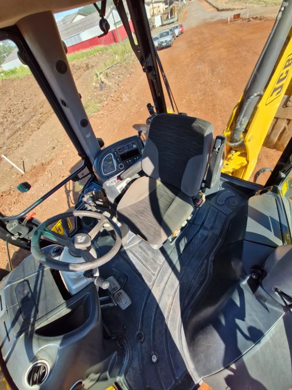 Retro Escavadeira JCB 4CX  Ano 2011 com 9100 horas - Foto 2