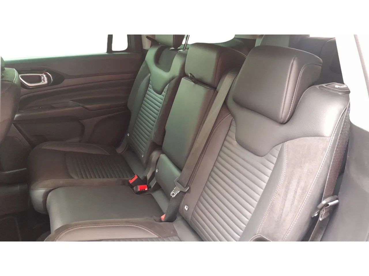 Jeep Commander Limited T270 1.3 TB Flex Aut., foto 9 de 16