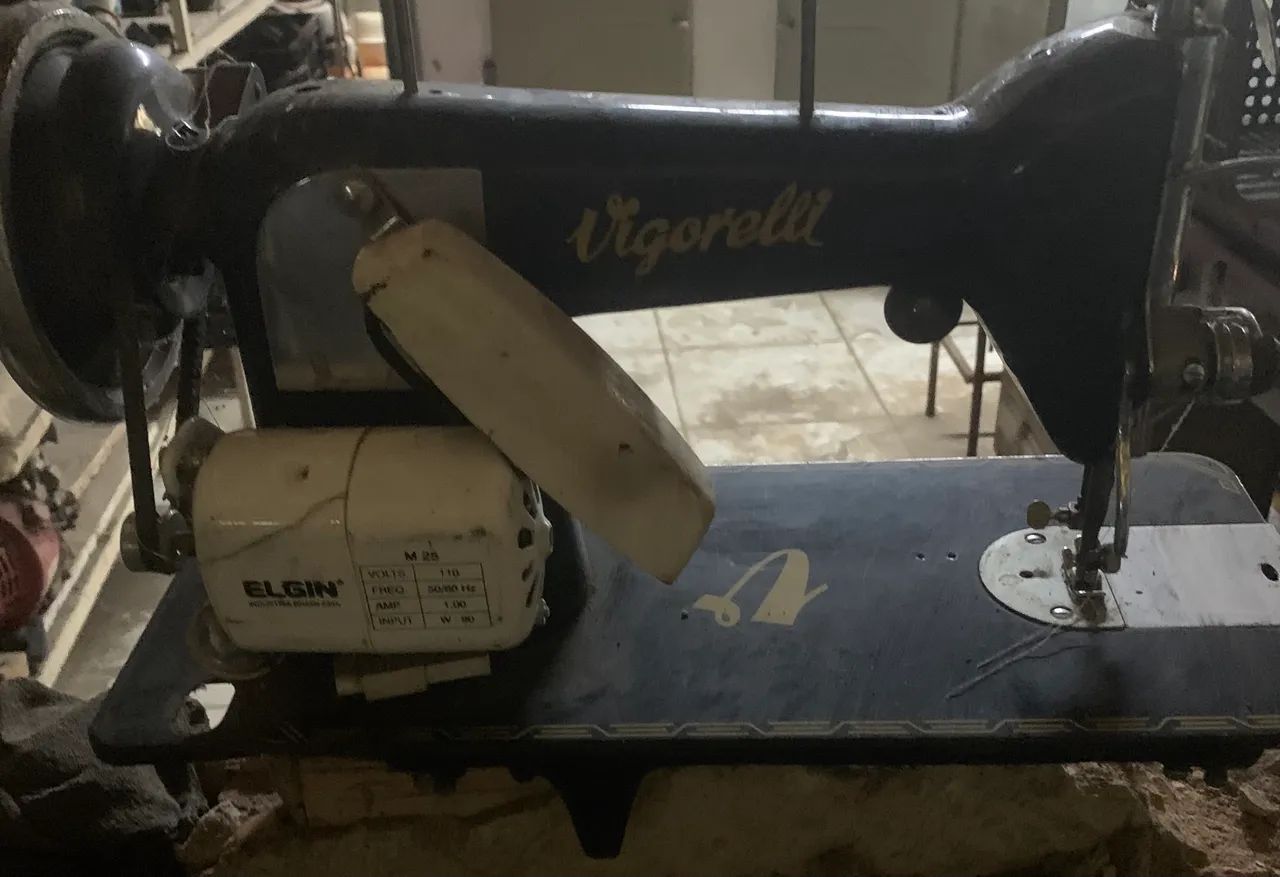 Máquina de costura vintage.
