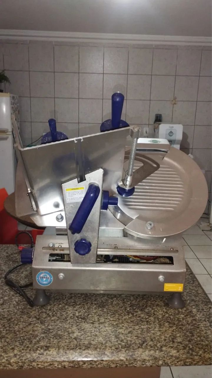Vendo máquina de corta frios - Foto 3