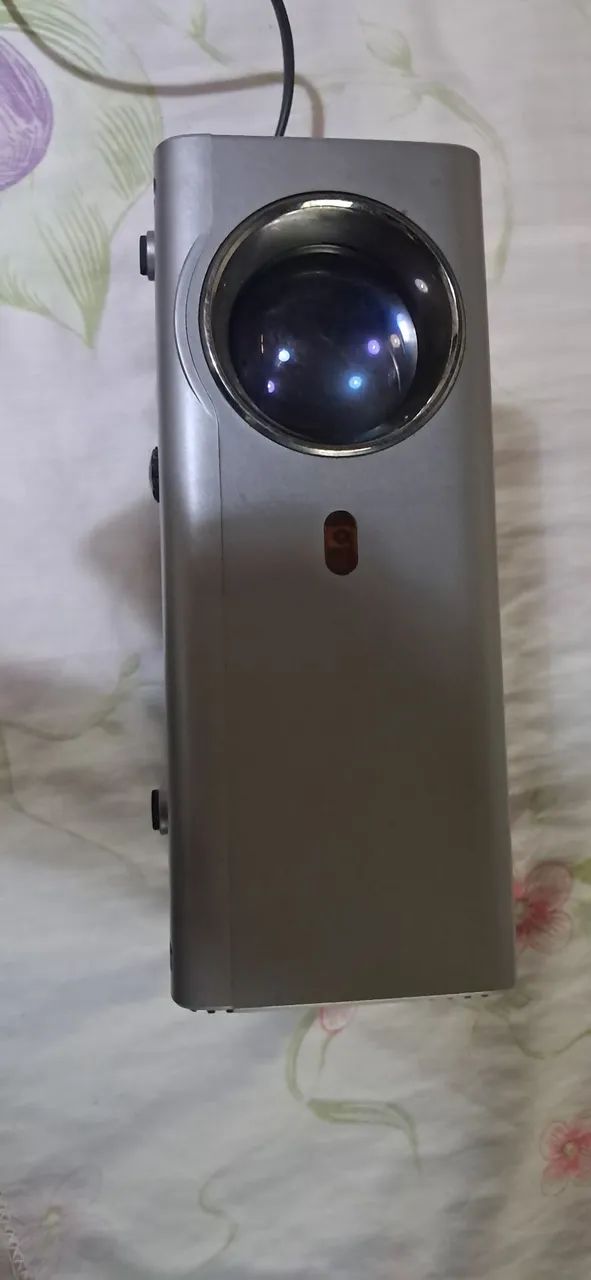 Mine led projetor s2 com controle, está com uma mancha na imagem mas n atrapalha muito  - Foto 2