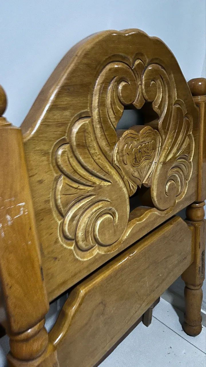 Cama de Solteiro em Madeira Maciça Ipê