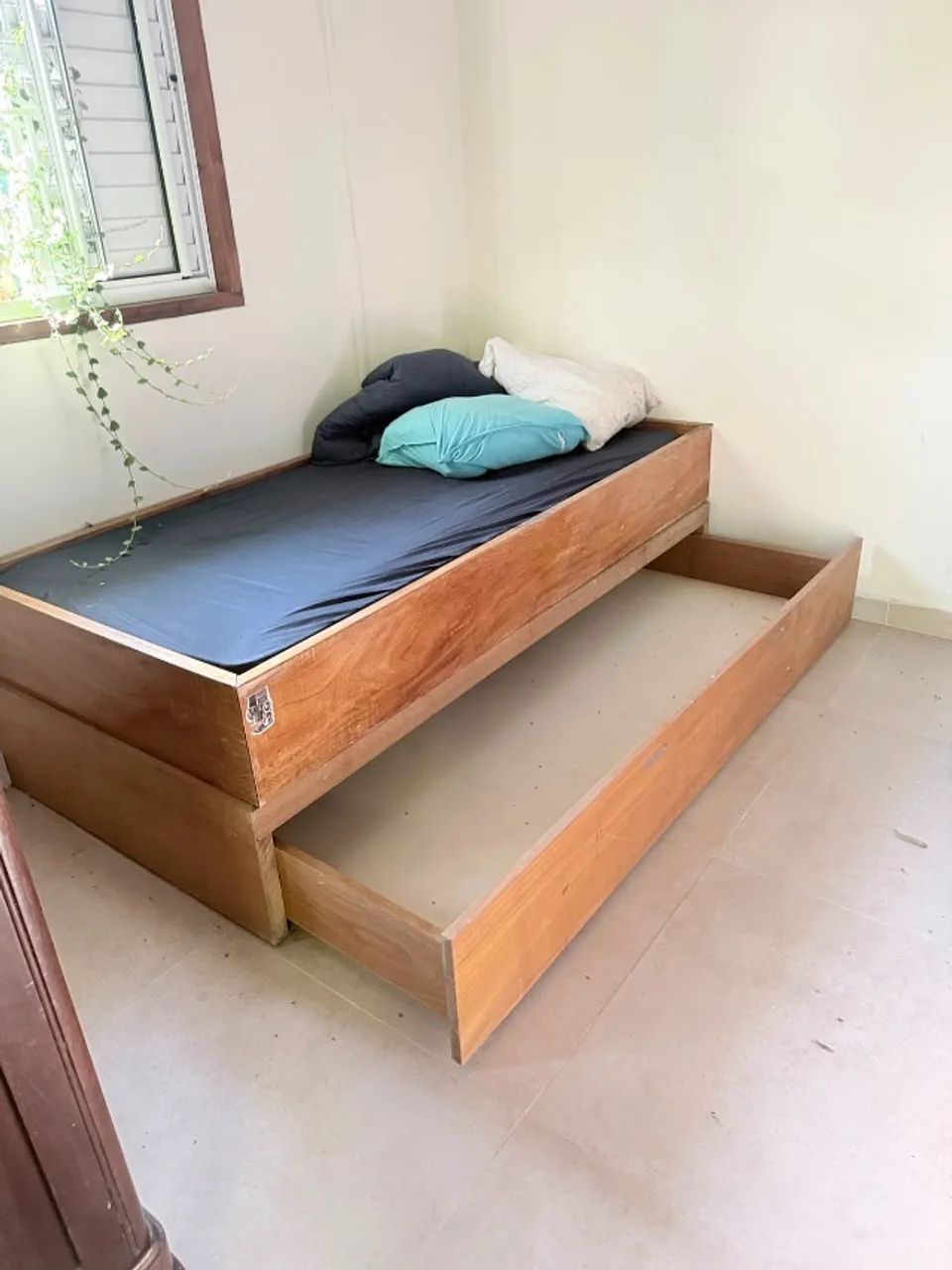 BI CAMA SOLTEIRO DE MADEIRA COM COLCHAO